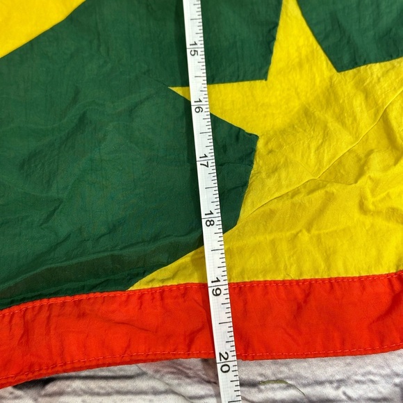 Nike Colorblock Swim Trunks Men’s L – Red Yellow Green Star Print Worn 1 time - Picture 8 of 11